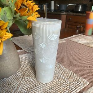 STARBUCKS Limited VENTI White Embossed Cold Drink Tumbler 24 oz.- Preowned